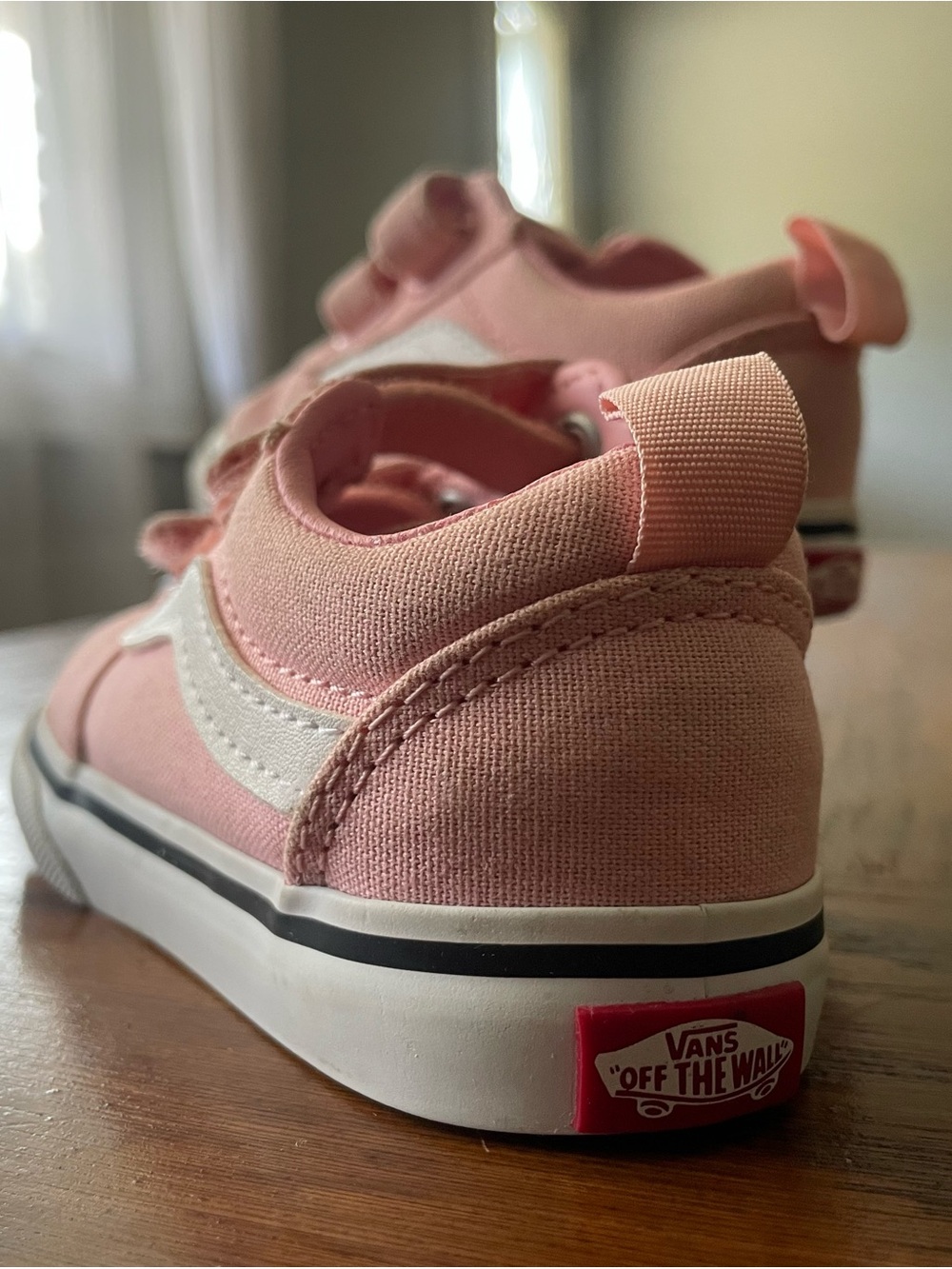 Vans Kids Low-Top Canvas Sneakers in Light Pink and White
